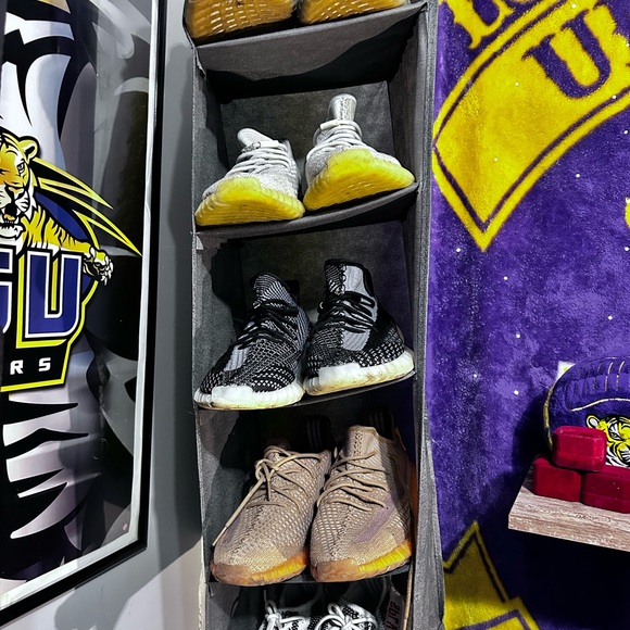 Men’s casual shoes similar to Yeezys made the exact same material too and boost - Picture 5 of 13